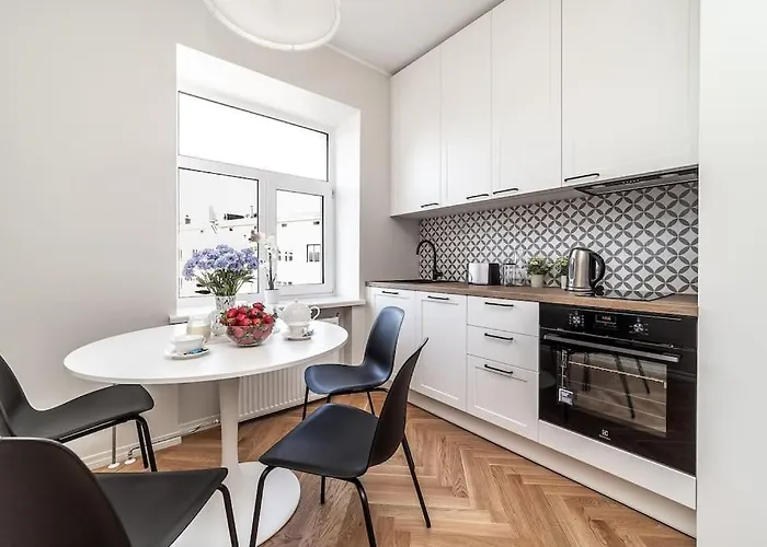 Exclusive Apartment In City Center Plus Free Parking